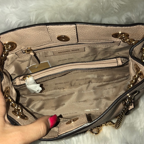 SOLD 🎉 Michael Kors muted pink chain shoulder bag - Picture 5 of 8